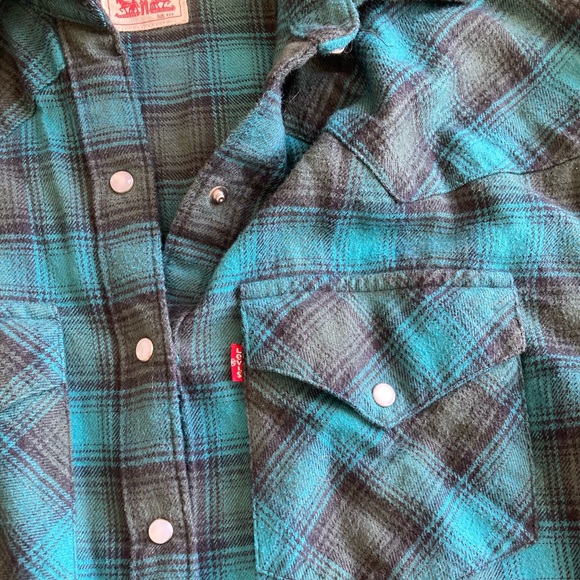 Women’s Levi’s Western Shirt Size XXS NWT Blue/Green Oversized Fit - Picture 2 of 6